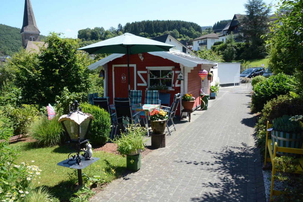 Ferienwohnung Burgblick Bilstein エクステリア 写真